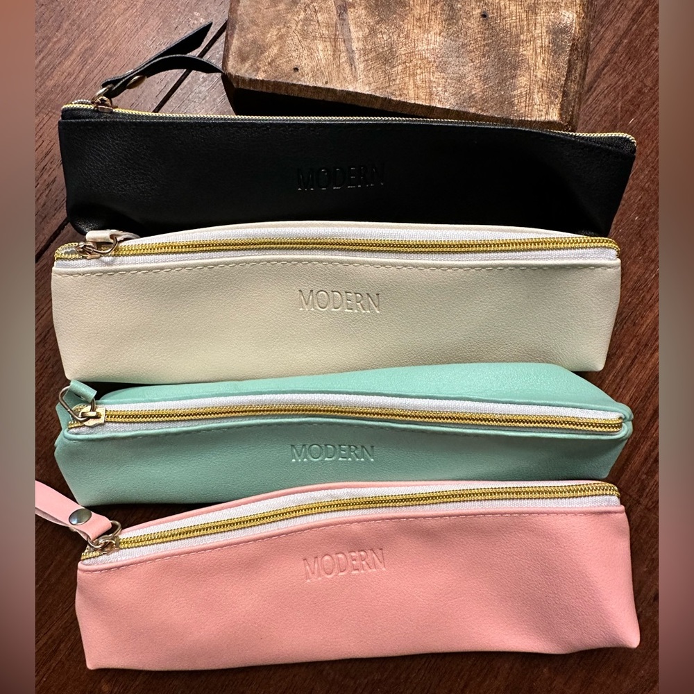 Set of 4 pencil/makeup brush pouch